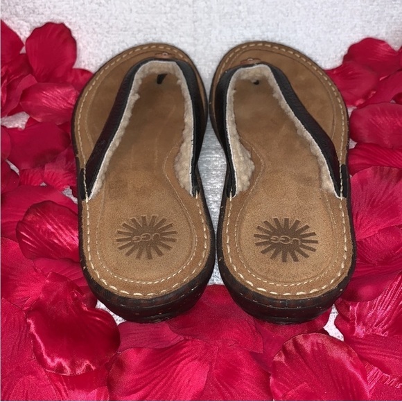 UGG Women's Brown and Black Sandals - Picture 6 of 15